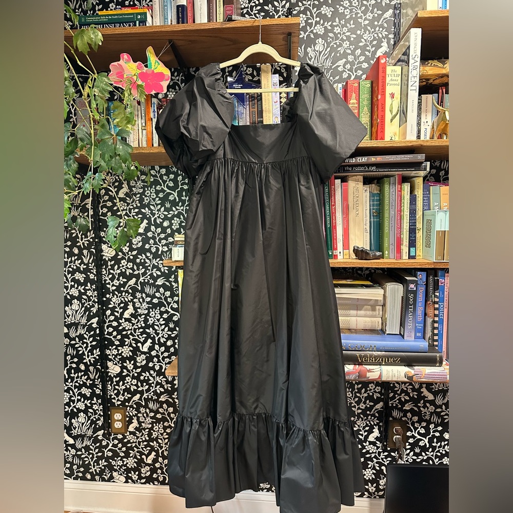 Doen Black Puff Sleeve Empire Waist Gown